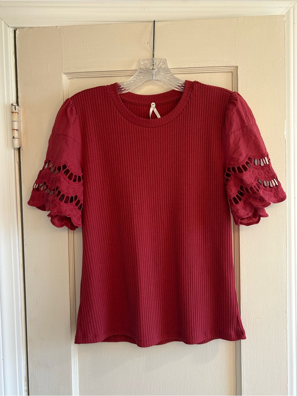 Beautiful Red Puff Sleeve Ribbed Top!